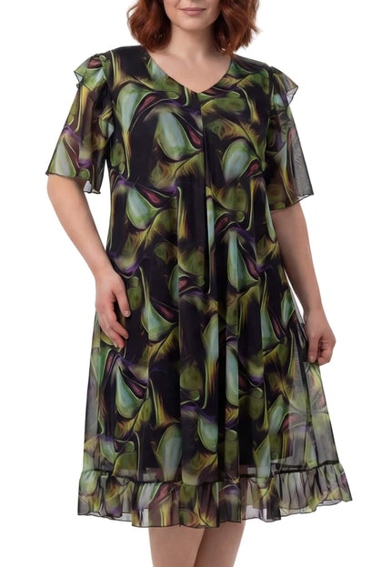 Επίσημο σιφόν φόρεμα plus size με πολύχρωμο μοτίβο σε μαύρη βάση, V λαιμόκοψη και αέρινα μανίκια. Μπροστινή όψη σε λευκό φόντο.