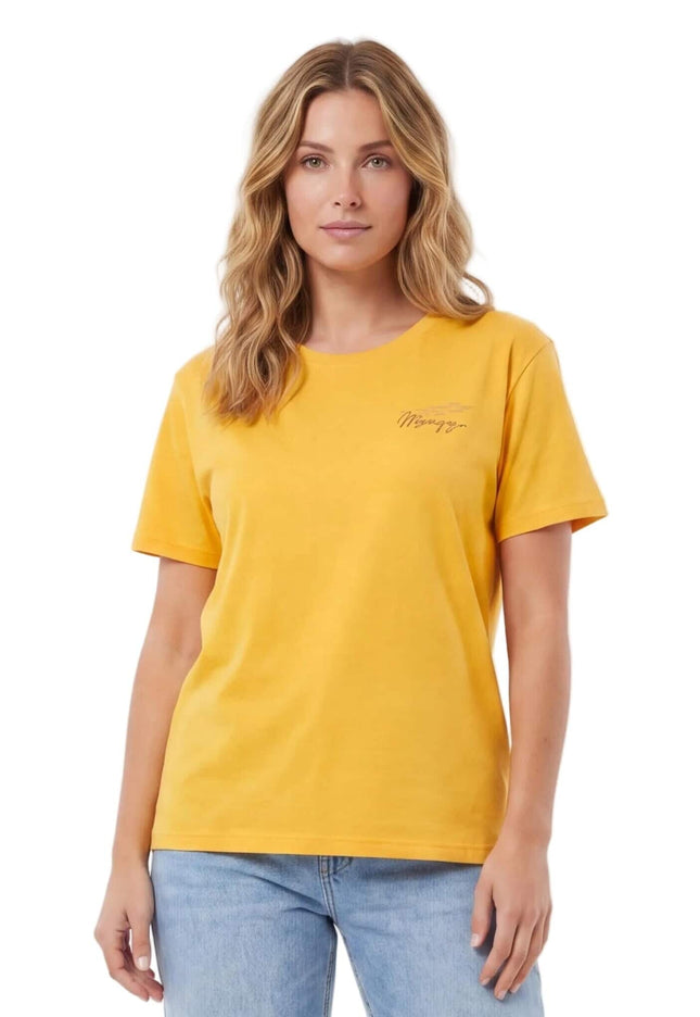 Γυναικείο κίτρινο βαμβακερό t-shirt μεγάλα μεγέθη, με κοντά μανίκια, στρογγυλή λαιμόκοψη και σχέδιο στο στήθος. Λήψη μέχρι τη μέση.