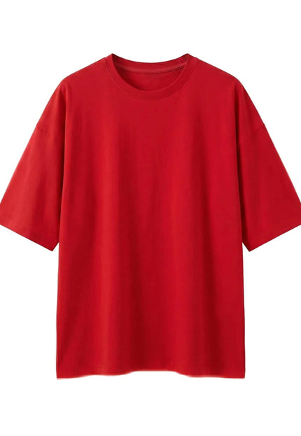 Κόκκινο βαμβακερό plus size t-shirt σε άνετη γραμμή με στρογγυλή λαιμόκοψη, σε λευκό φόντο.