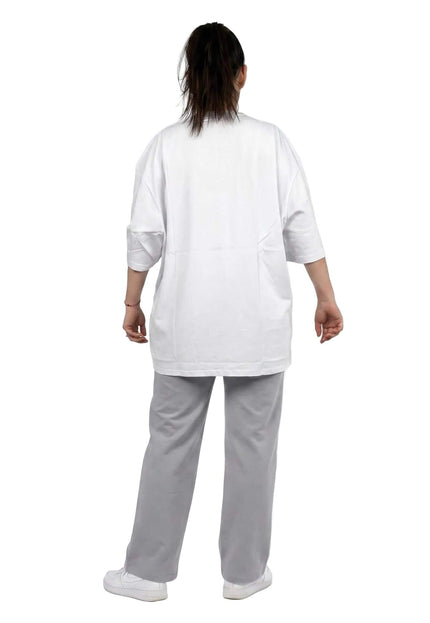 Λευκό βαμβακερό t-shirt σε ίσια γραμμή, ιδανικό για μεγάλα μεγέθη. Πίσω όψη σε ολόσωμη λήψη με λευκό φόντο.