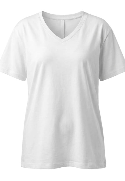 Λευκό βαμβακερό t-shirt σε μεγάλα μεγέθη, με V λαιμόκοψη και κοντά μανίκια. Μπροστινή όψη του ρούχου φωτογραφημένη σε καθαρό λευκό φόντο.