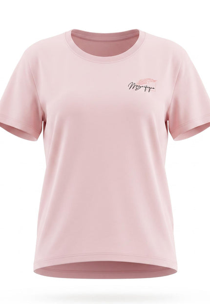 Ροζ γυναικείο t-shirt σε μεγάλα μεγέθη με στρογγυλή λαιμόκοψη και τύπωμα 'Magnifique' στο στήθος, σε λευκό φόντο.